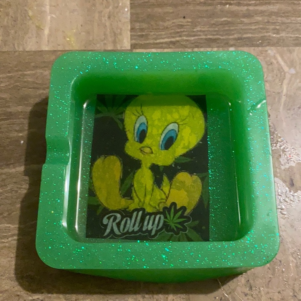 Ashtray trays